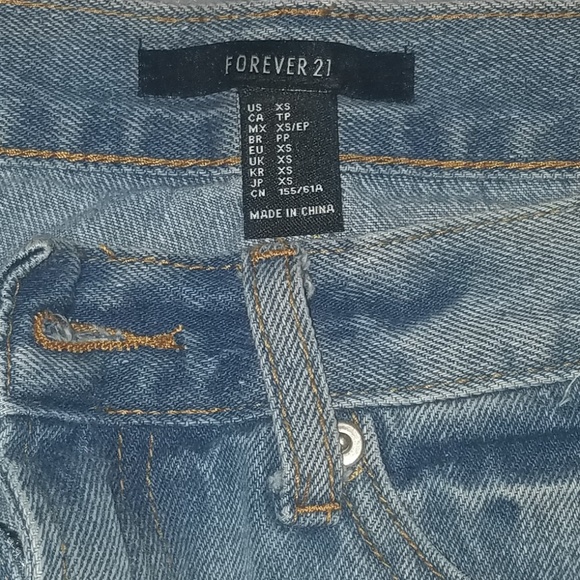 💲💲 5/$25 Forever 21 Distressed Booty Shorts - Picture 4 of 6